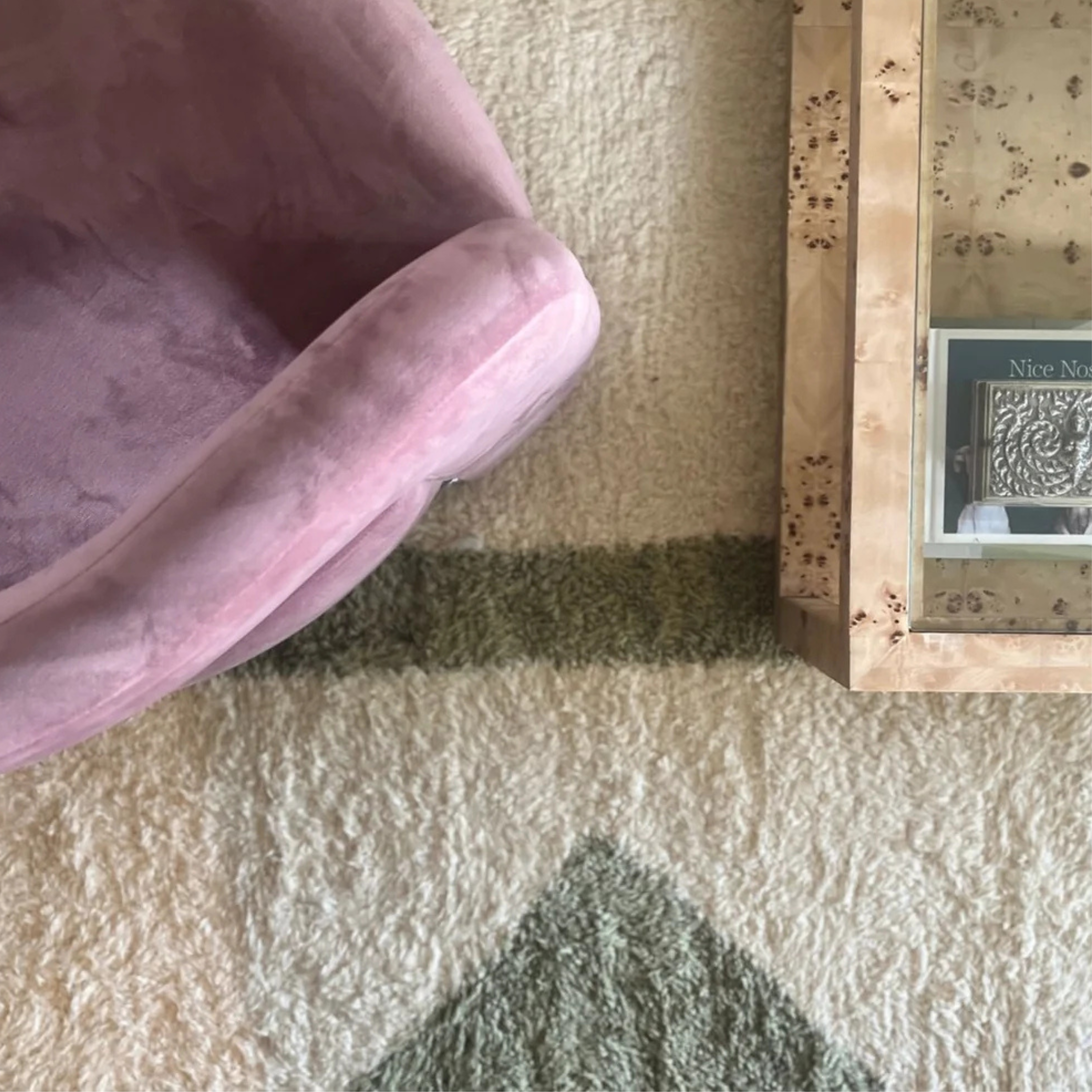 Duft og velvære med et rolig uttrykk. The Vanilla Remedy fokuserer på naturlige ingredienser og sanselige opplevelser. Små ritualer som gir rom for pust og balanse i hverdagen.