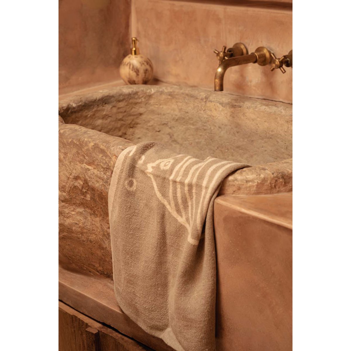 THE LINEN FISH KITCHEN TOWEL – NATURAL WHITE