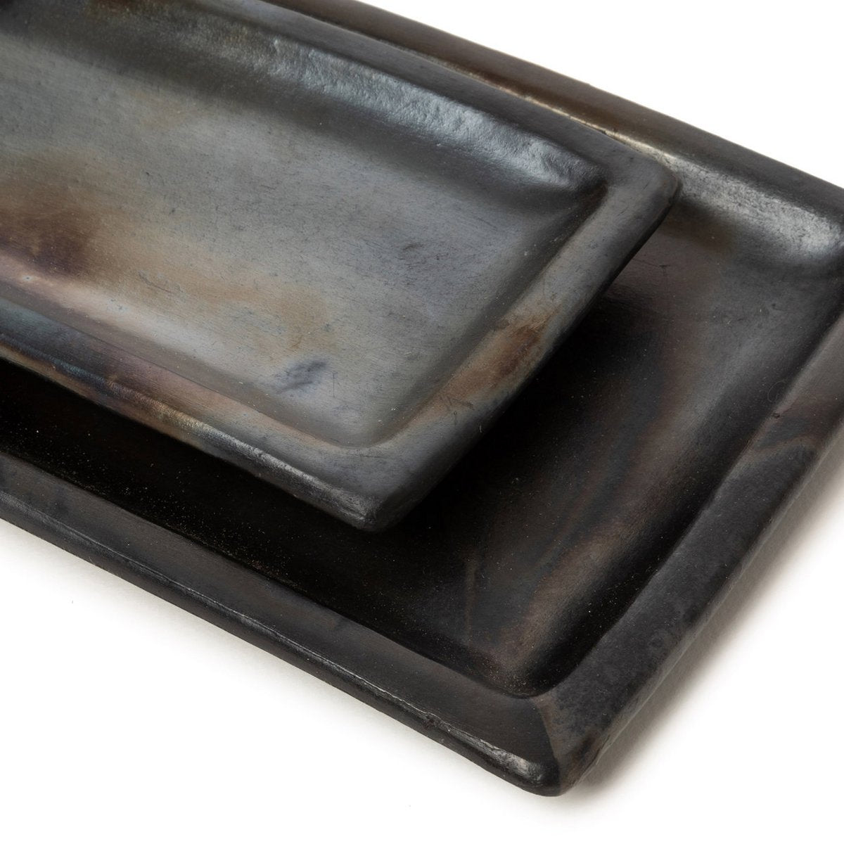 BURNED SUSHI SERVERINGSFAT – SORT 36 × 17 CM