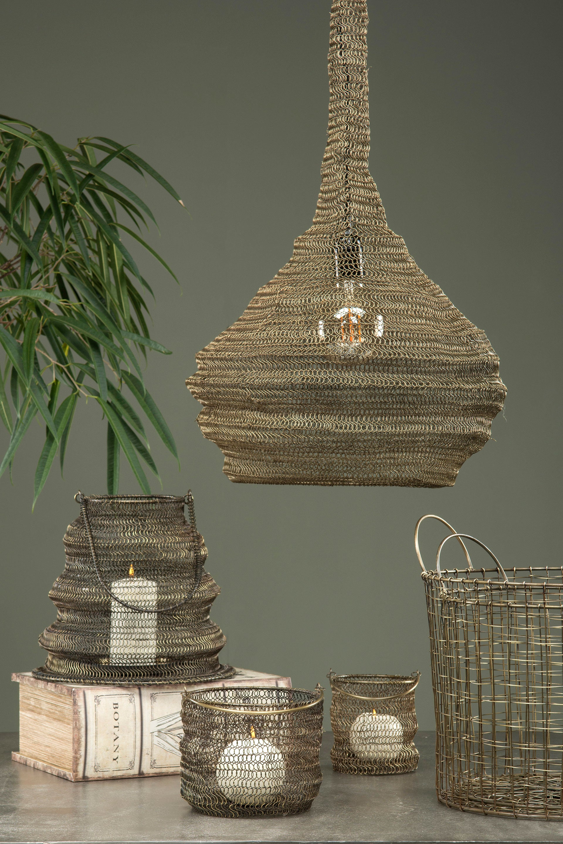 Oppbevaringskurv i Metall – Stor, Messingfarget