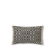 Rutete putetrekk med frynser sort/beige 40x60 cm