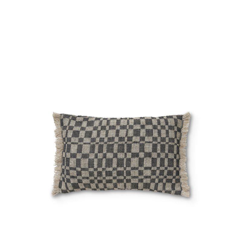 Rutete putetrekk med frynser sort/beige 40x60 cm