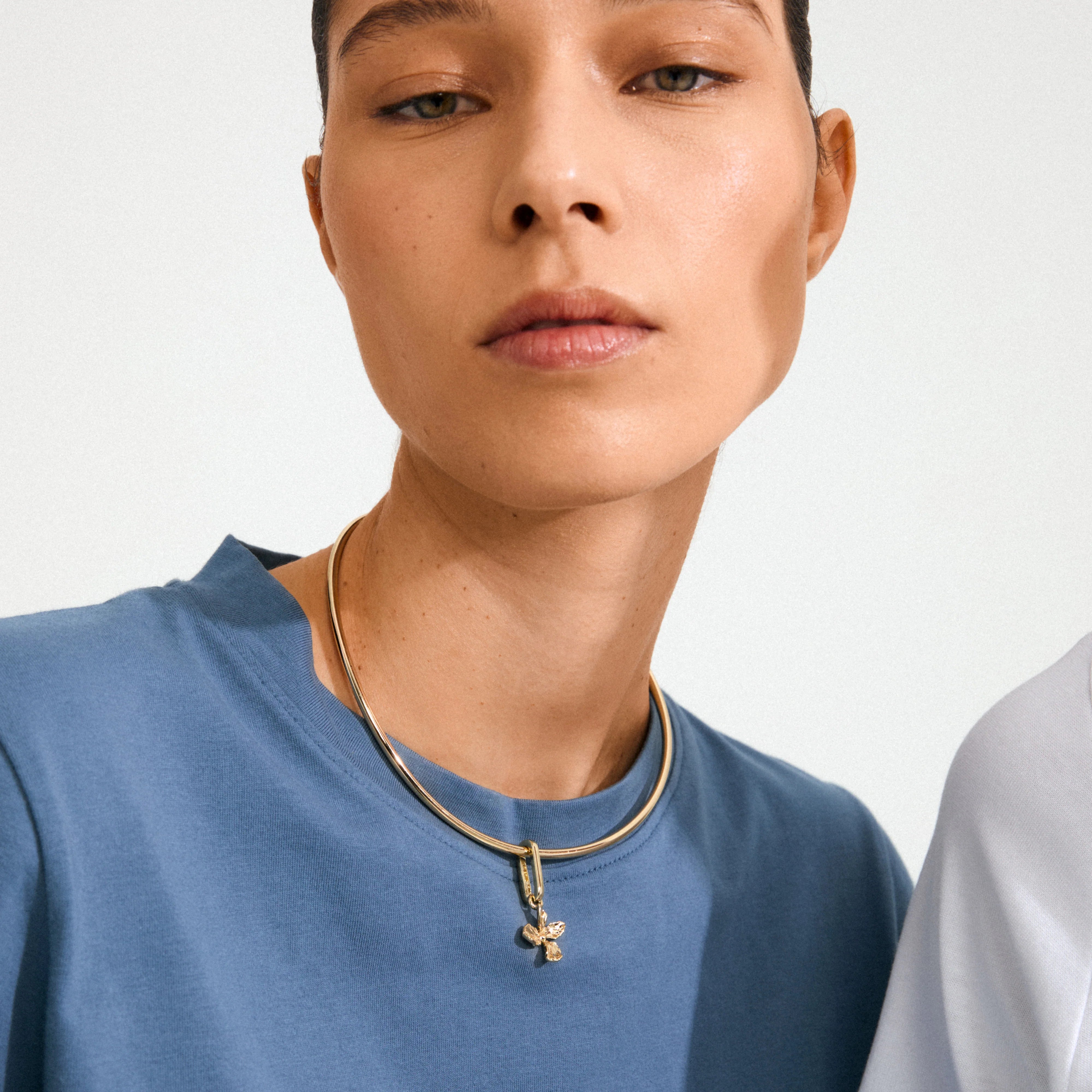 CHARM blomsteranheng – gullbelagt