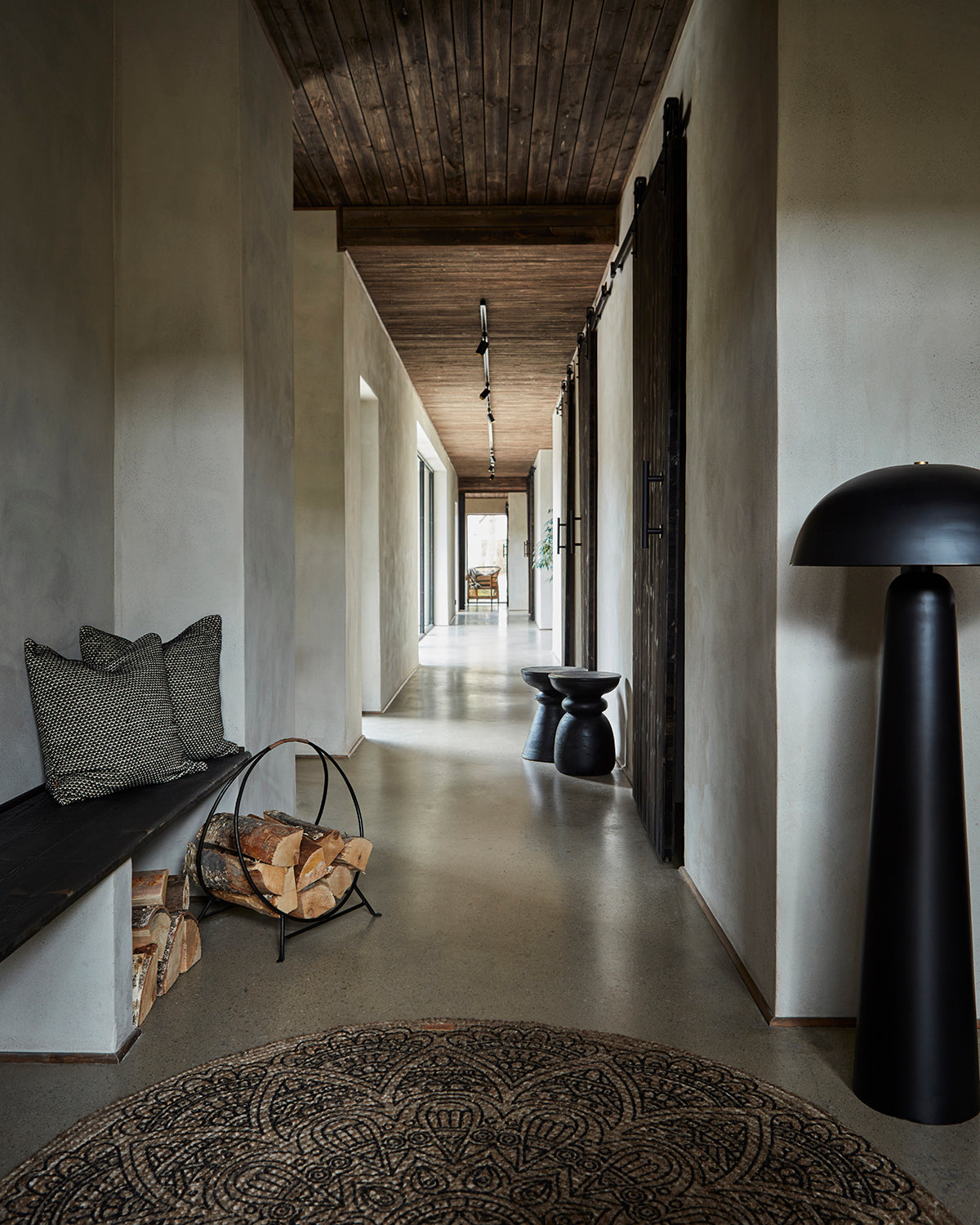 Juni matte large – juteteppe svart/natur Ø150 cm