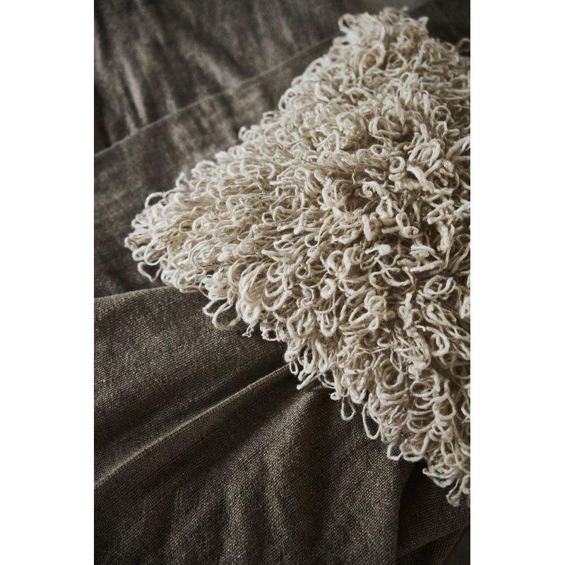 LOVE PUTE I ULL – OFF-WHITE 50 × 50 CM