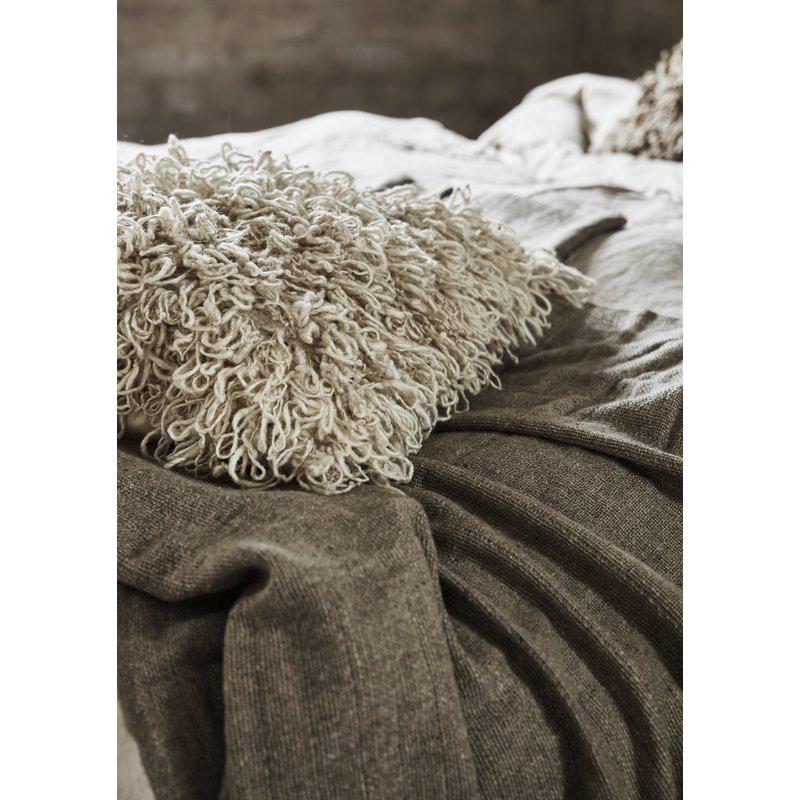 LOVE PUTE I ULL – OFF-WHITE 50 × 50 CM