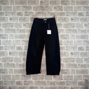 Mowita Barrel Jeans – Svart