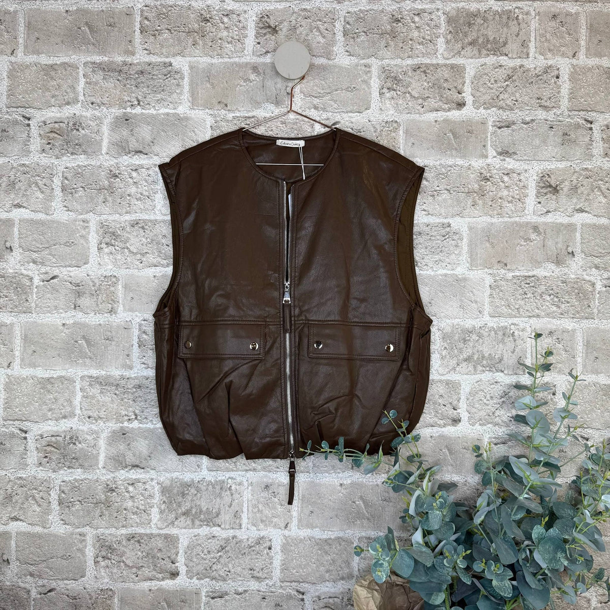 Alaja vest i brun | Cabana Living