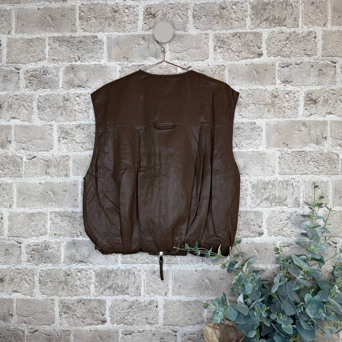 Alaja vest i brun | Cabana Living