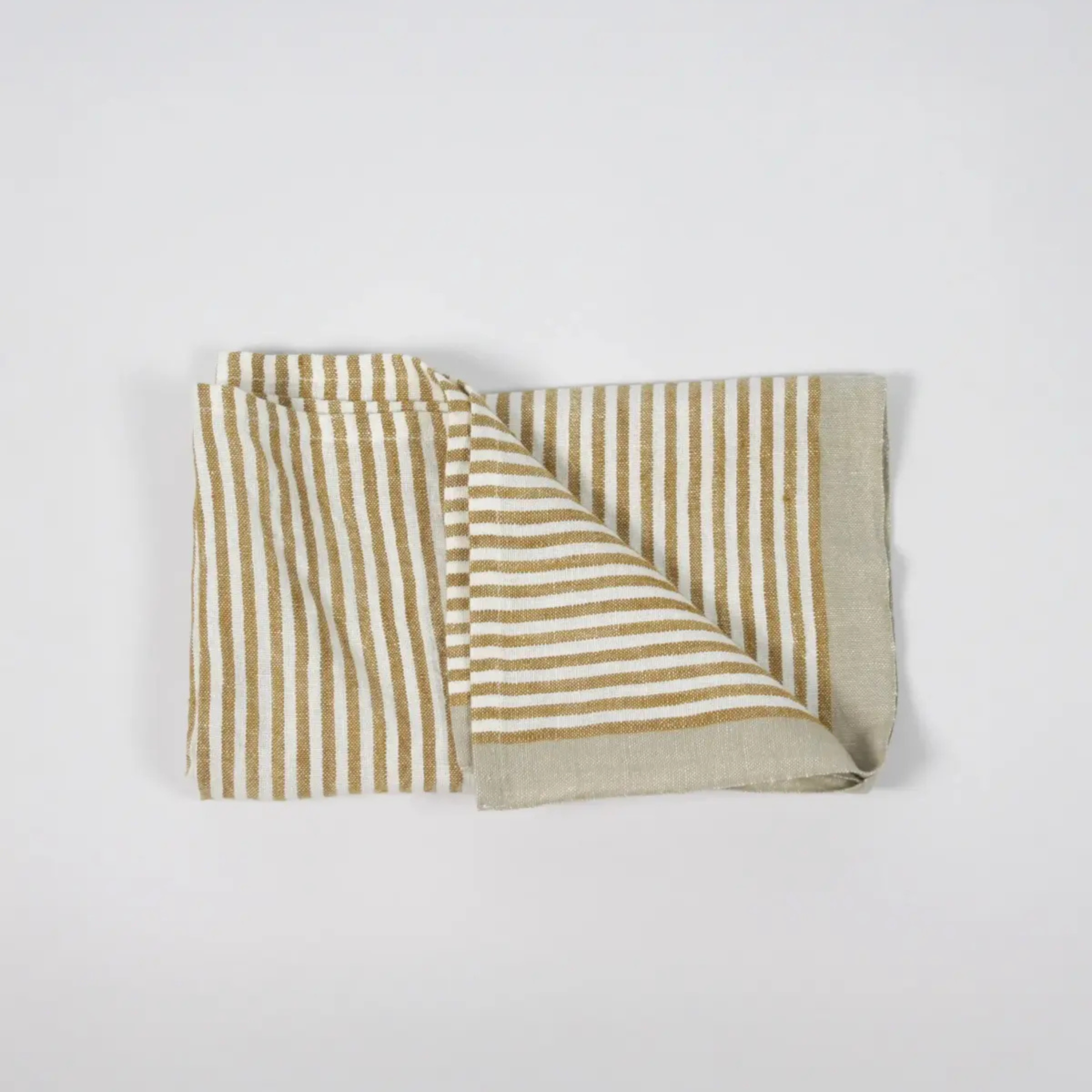 Irma kjøkkenhåndkle i lin 45x65 cm stripet Kjøkkenhåndkle i 100 prosent lin i naturtoner. Stripet lin kjøkkenhåndkle 45x65 cm