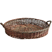 Håndflettet stort Madam Stoltz Willow Tray i naturlig pil med håndtak, sett forfra.