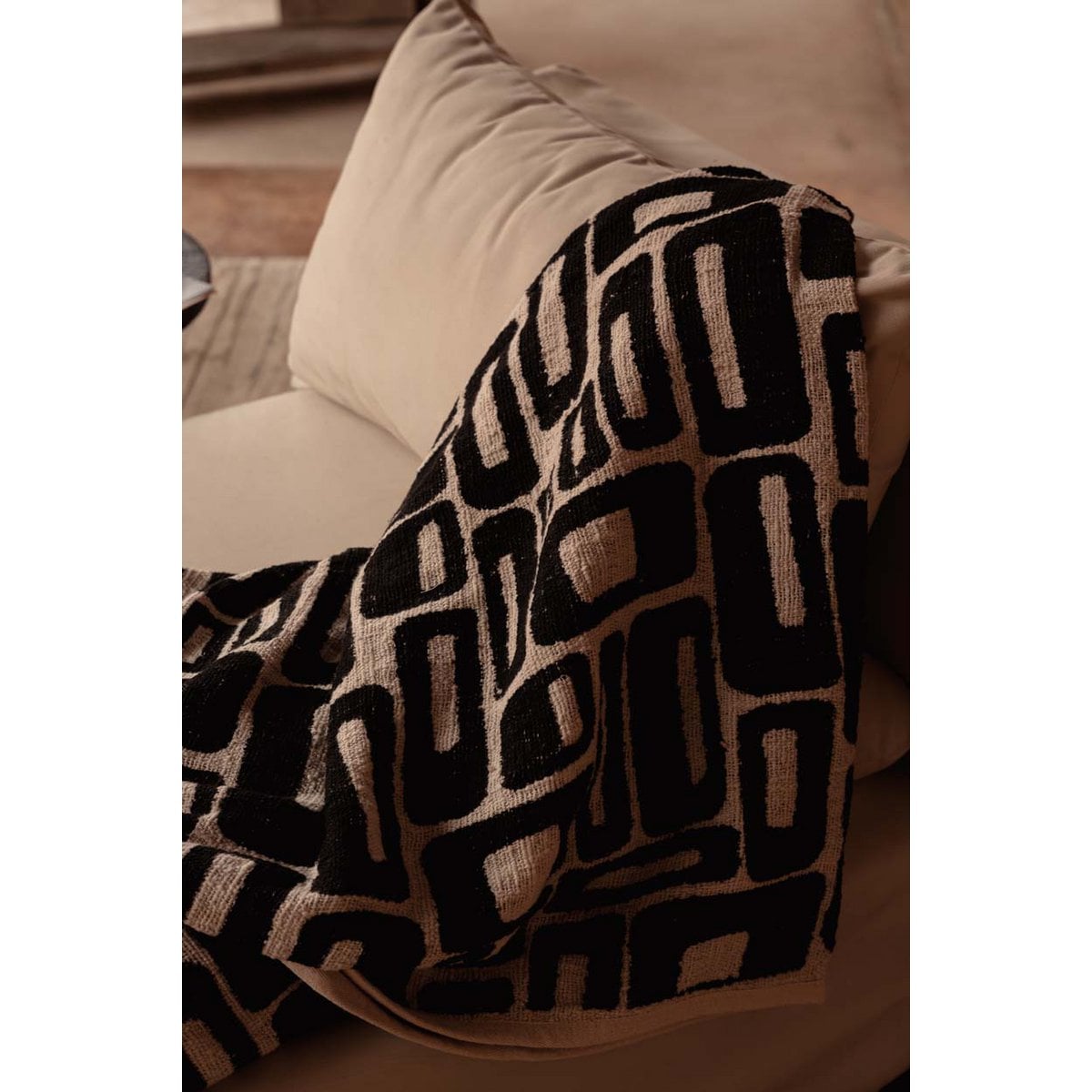 Aztec pledd i bomull – sort &amp; natur (240x128 cm)