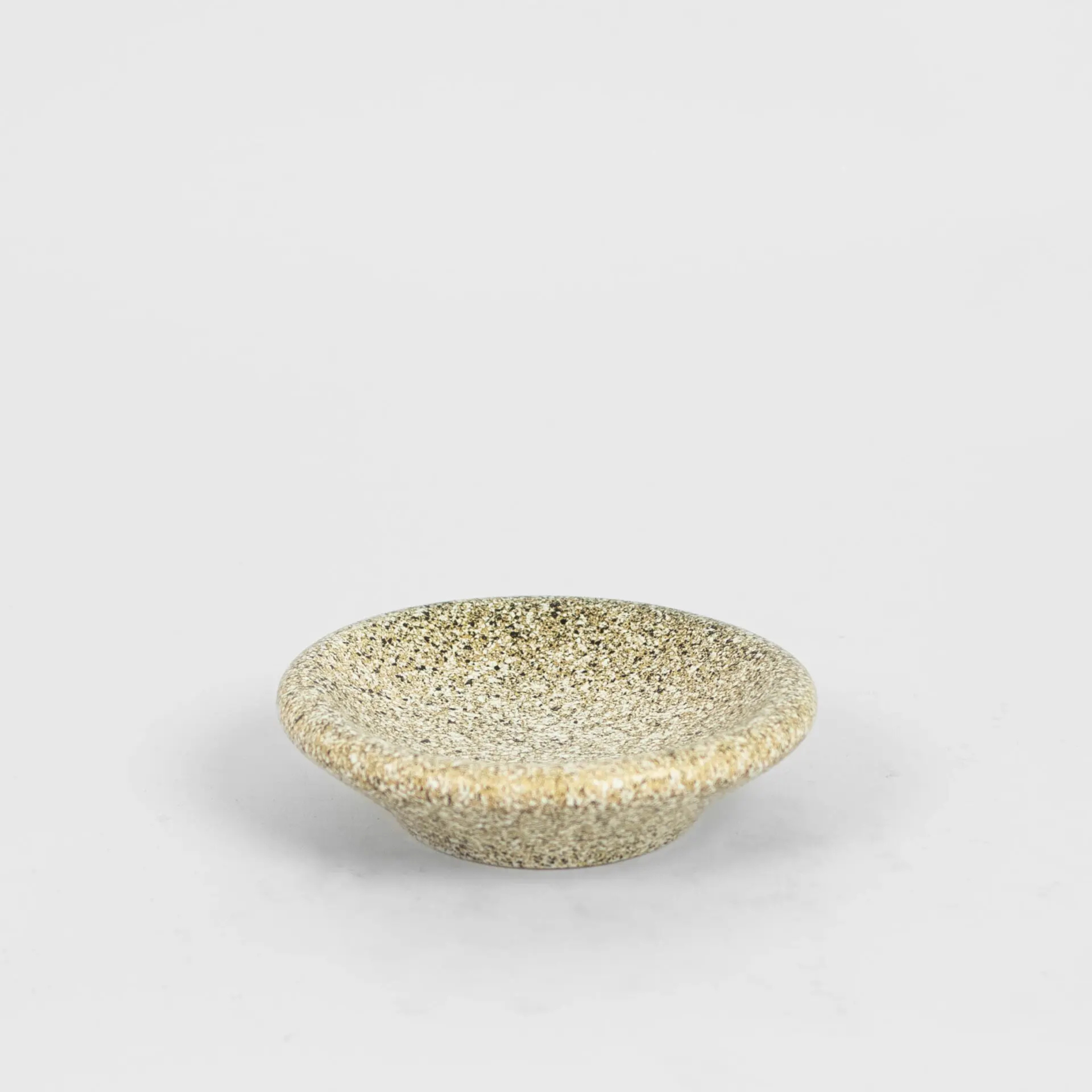 Boel liten skål i granittfarget steingods – lys natur med reaktiv glasur