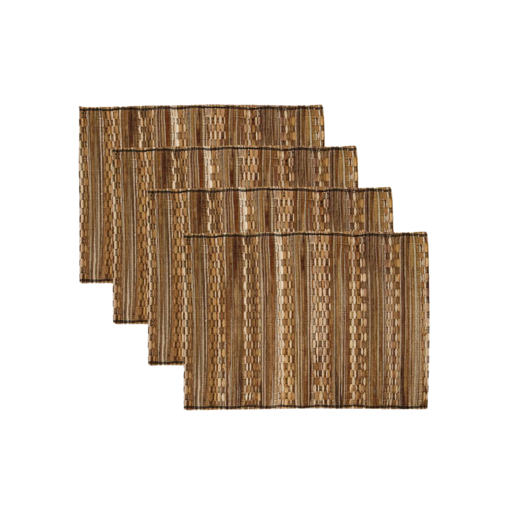 Sett med 4 bordbrikker i naturfarget vannhyacint – håndflettet tekstur og varme bruntoner.