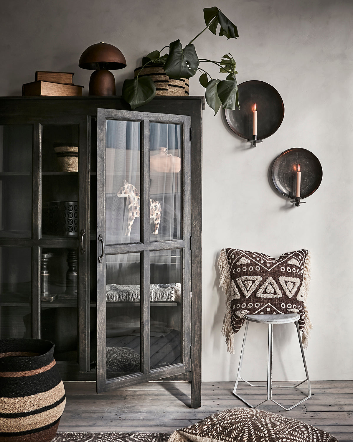 Carter Vegglysholder, Brunsvart