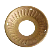 Messingfarget lysmansjett i metall – COLETTE S