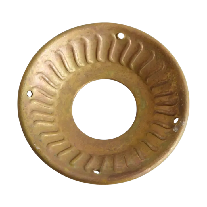 Messingfarget lysmansjett i metall – COLETTE S