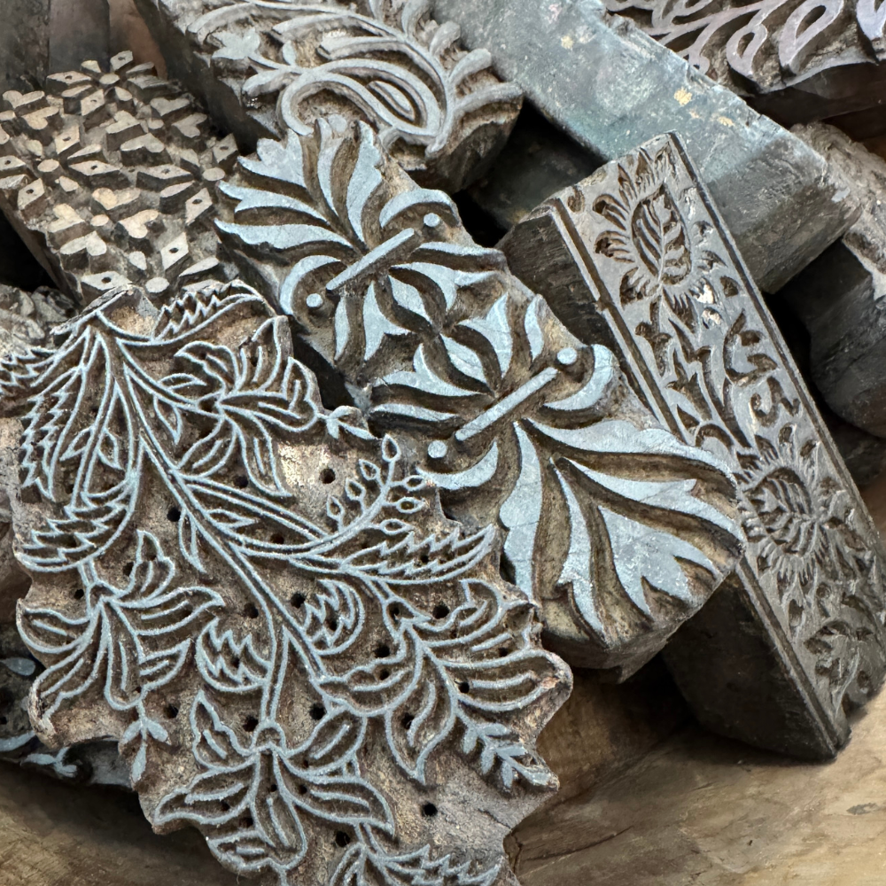 Dekorstempel i tre – Unik håndskåret