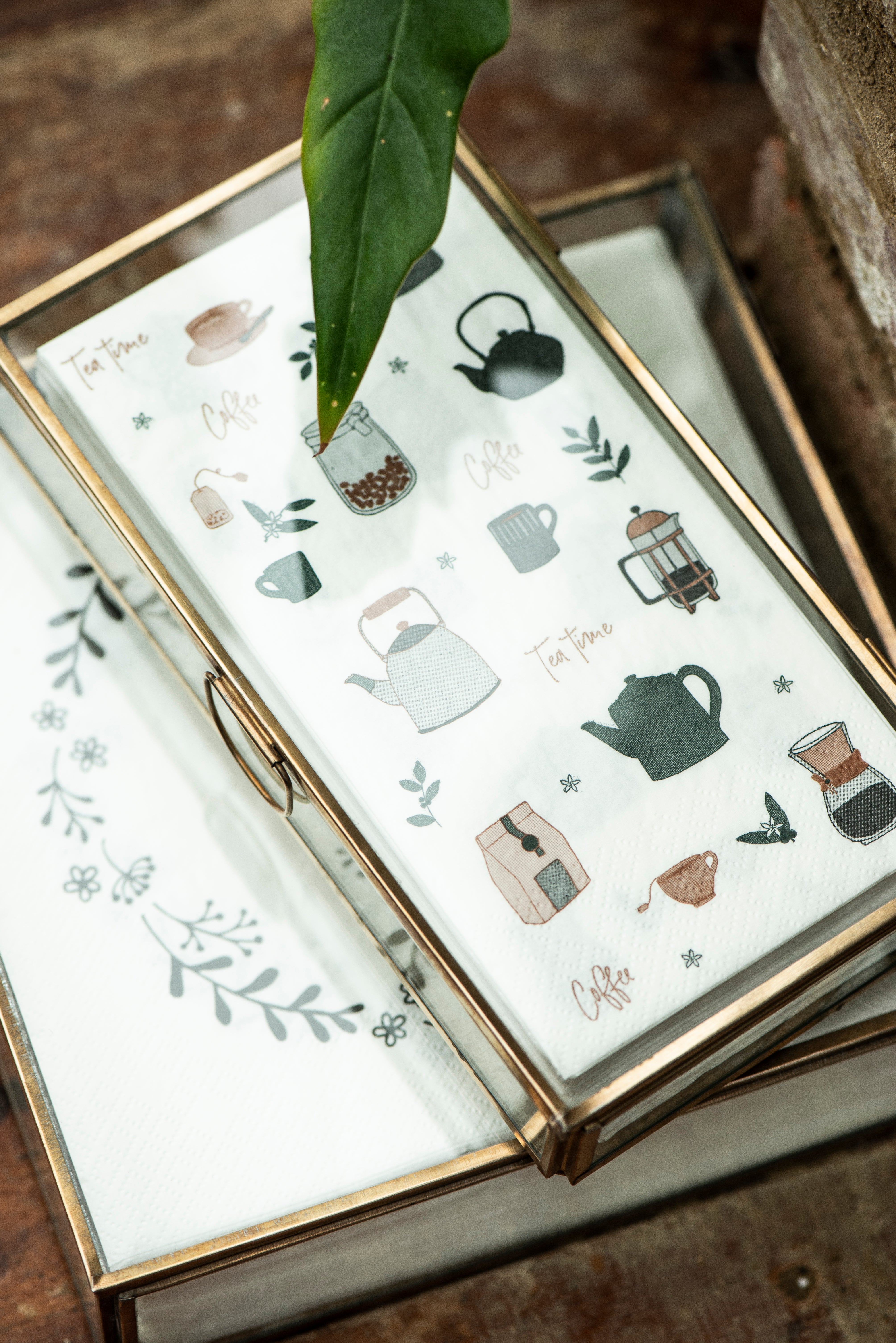 glassboks med lokk til servietter, smykker og dekor