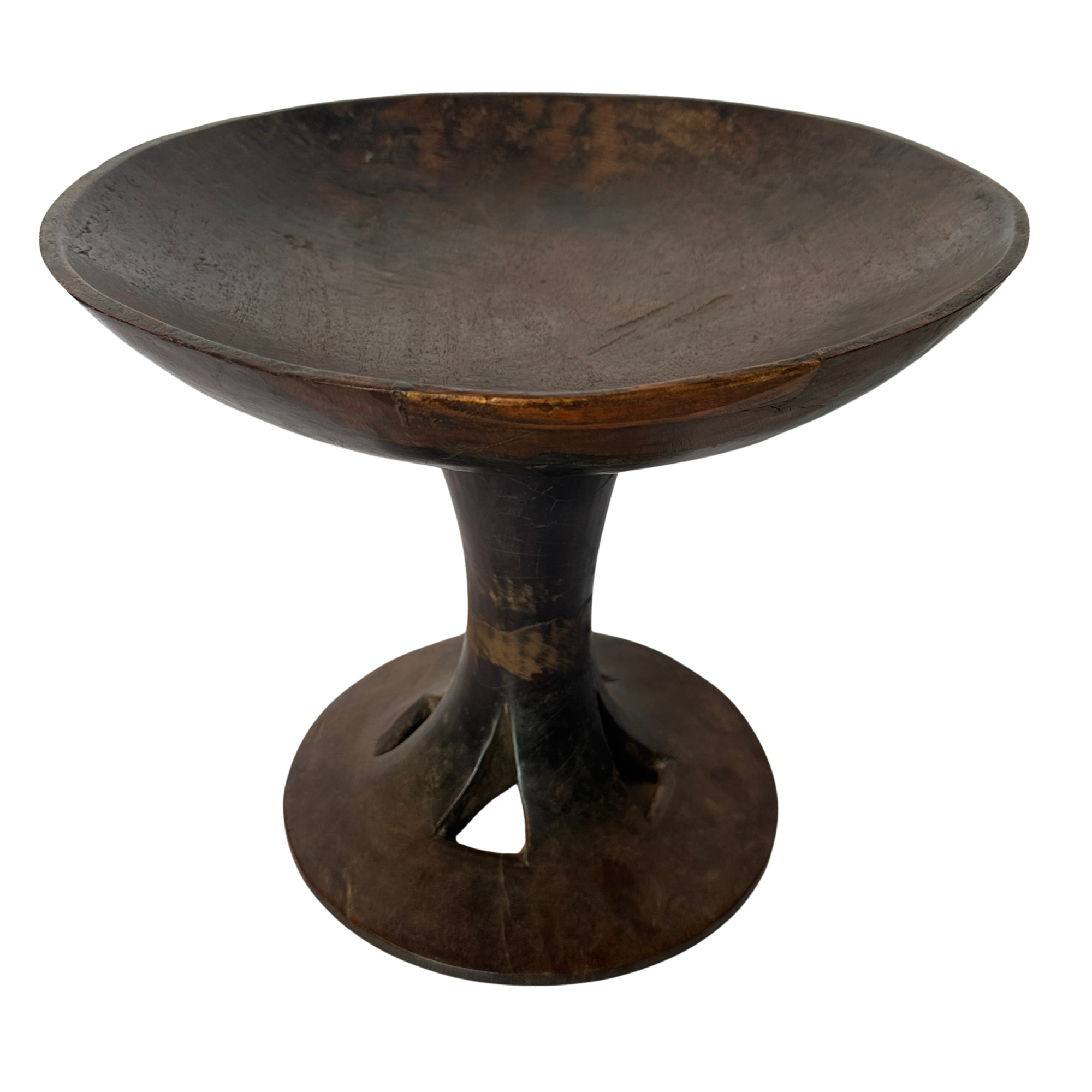 Håndlaget vintage trefat på stett i solid tre – detaljrikde teksturer.