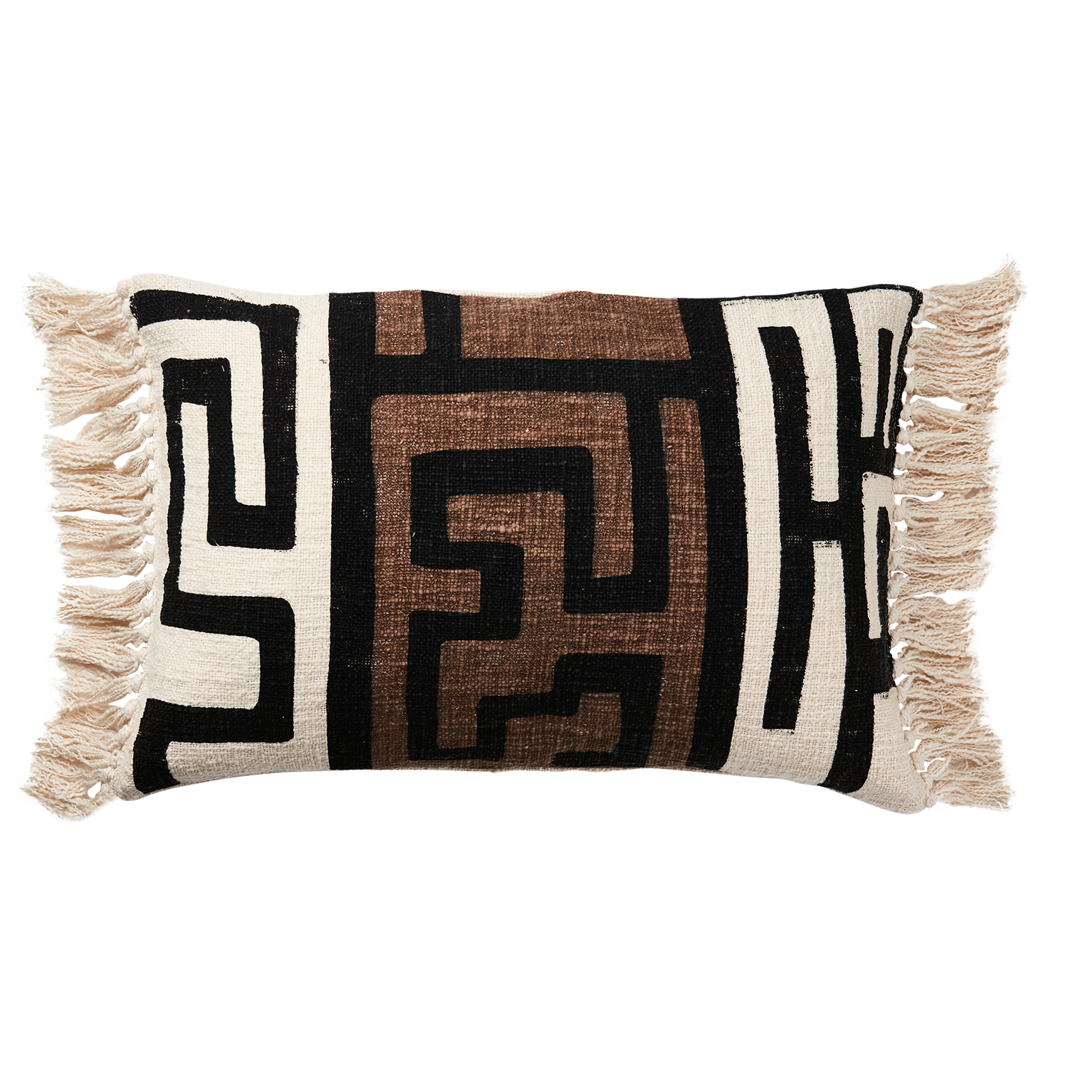 Rektangulær pyntepute med grafisk mønster i svart og rust på naturfarget bakgrunn, med frynser på kortsidene.