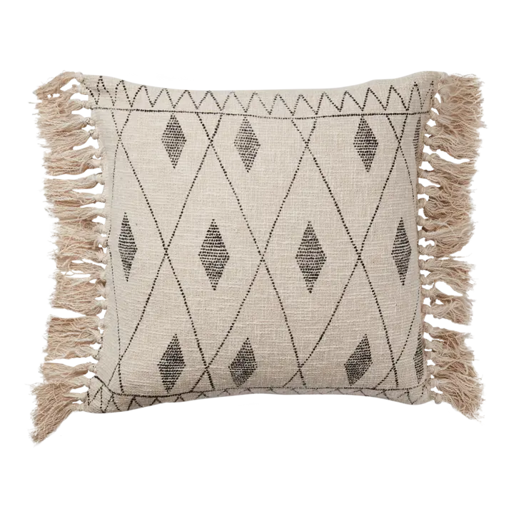 Putetrekk i naturfarget stoff med brune diamantmønster og frynser – FERNANDO