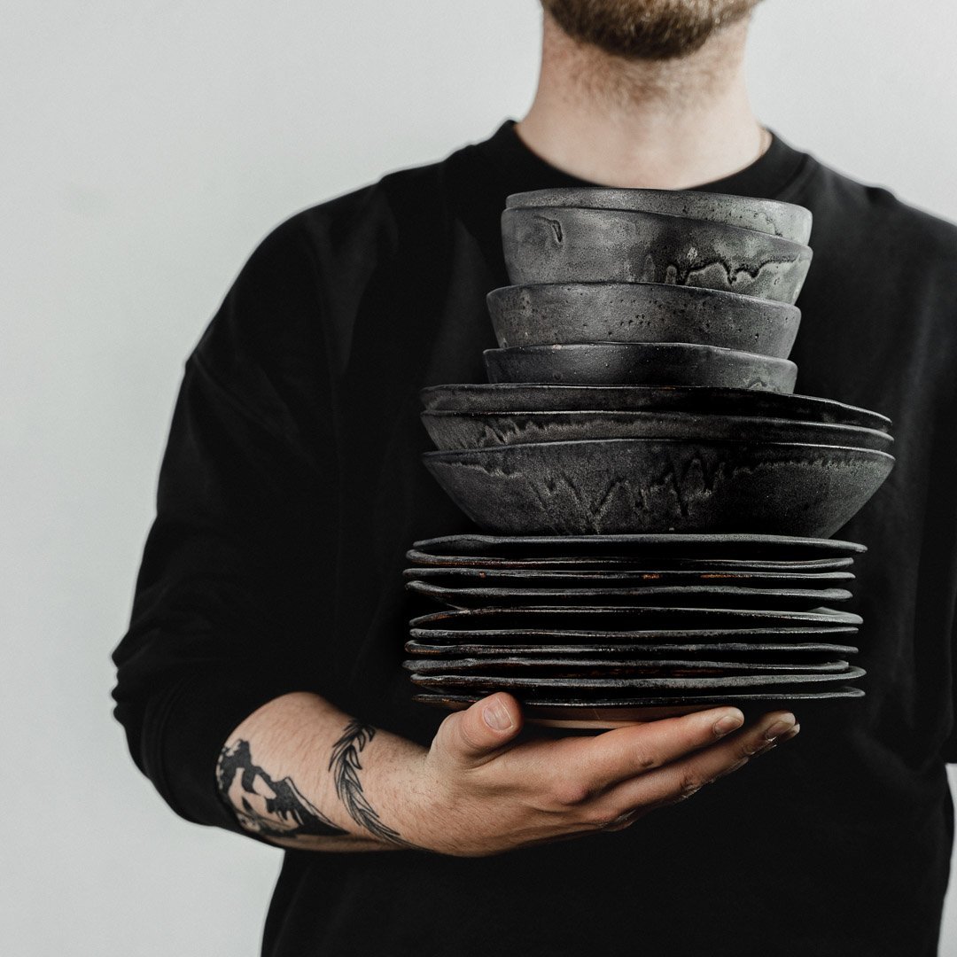 Flow Dinner Plate, Blackish