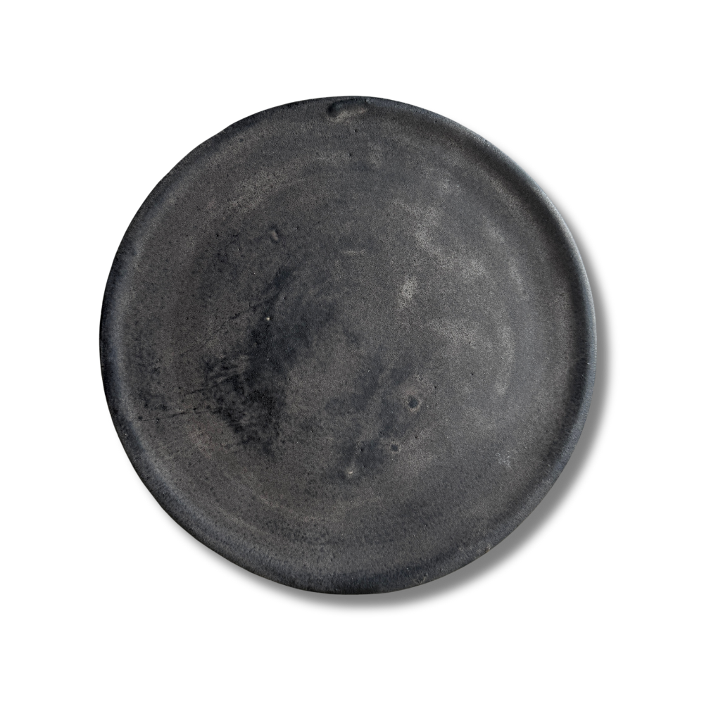 Svart FLOW middagstallerken i steingods – BadAss Ceramics