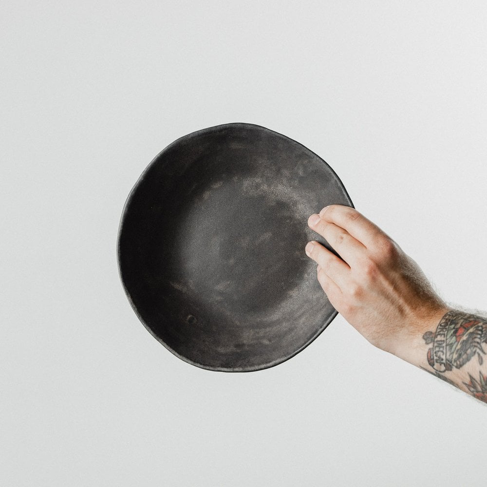 FLOW DINNER PLATE BOWL, blackish