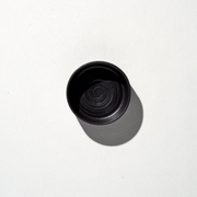 Gritty tapas bowl Black – liten håndlaget skål i keramikk