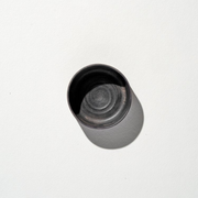 Gritty tapas bowl Blackish – liten håndlaget skål i keramikk