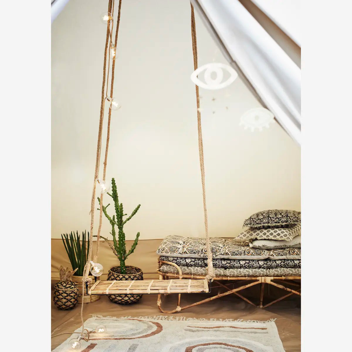 Rustikk Bambushuske, Natur