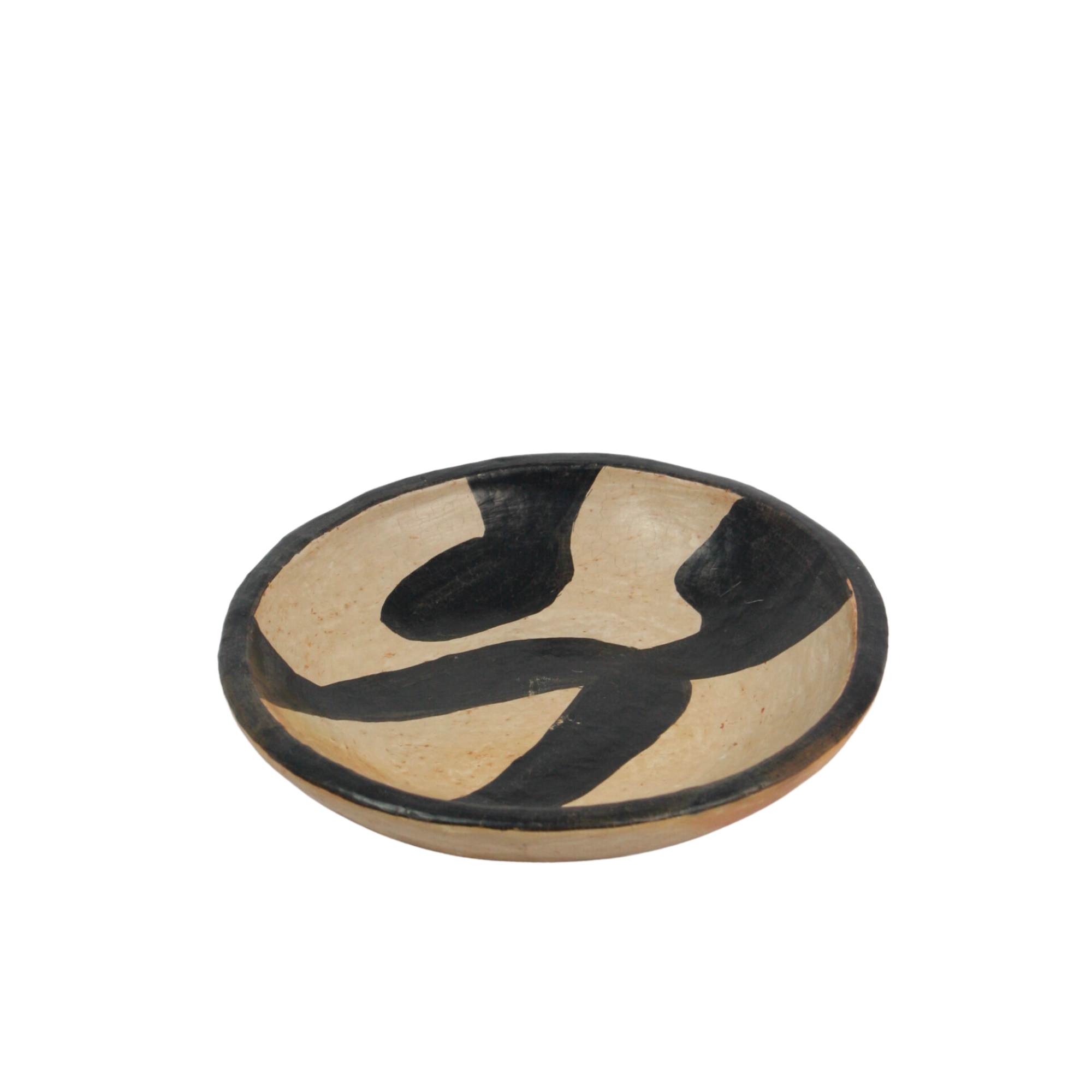 Håndlaget keramikkfat Igor fra Olsson &amp; Jensen i sort og natur, laget av fair trade leire fra Tunisia.