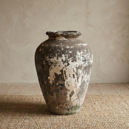 Stor vintage urne i leire med naturlig patina og autentisk overflate