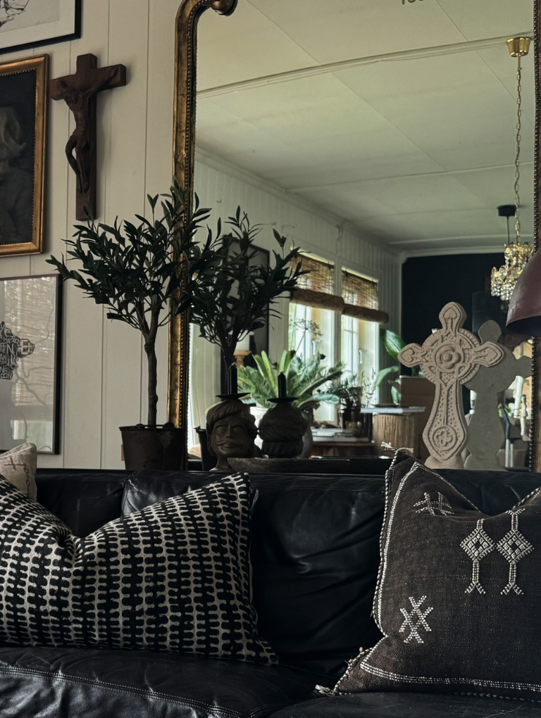  Kaktussilkepute i brun og beige i rustikk stue – kombinasjon av skandinavisk og marokkansk stil fra HomeByGard. 