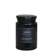 Duftlys fra La Lucon i glass, 14 cm høyt – tilgjengelig i fire dufter: Amber