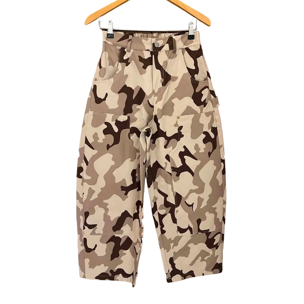 Lotte Camo Pants i beige og brun camouflage fra Not Sisters