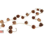 Lyslenke med kongler – 200 cm LED girlander i naturmateriale og brun fargetone