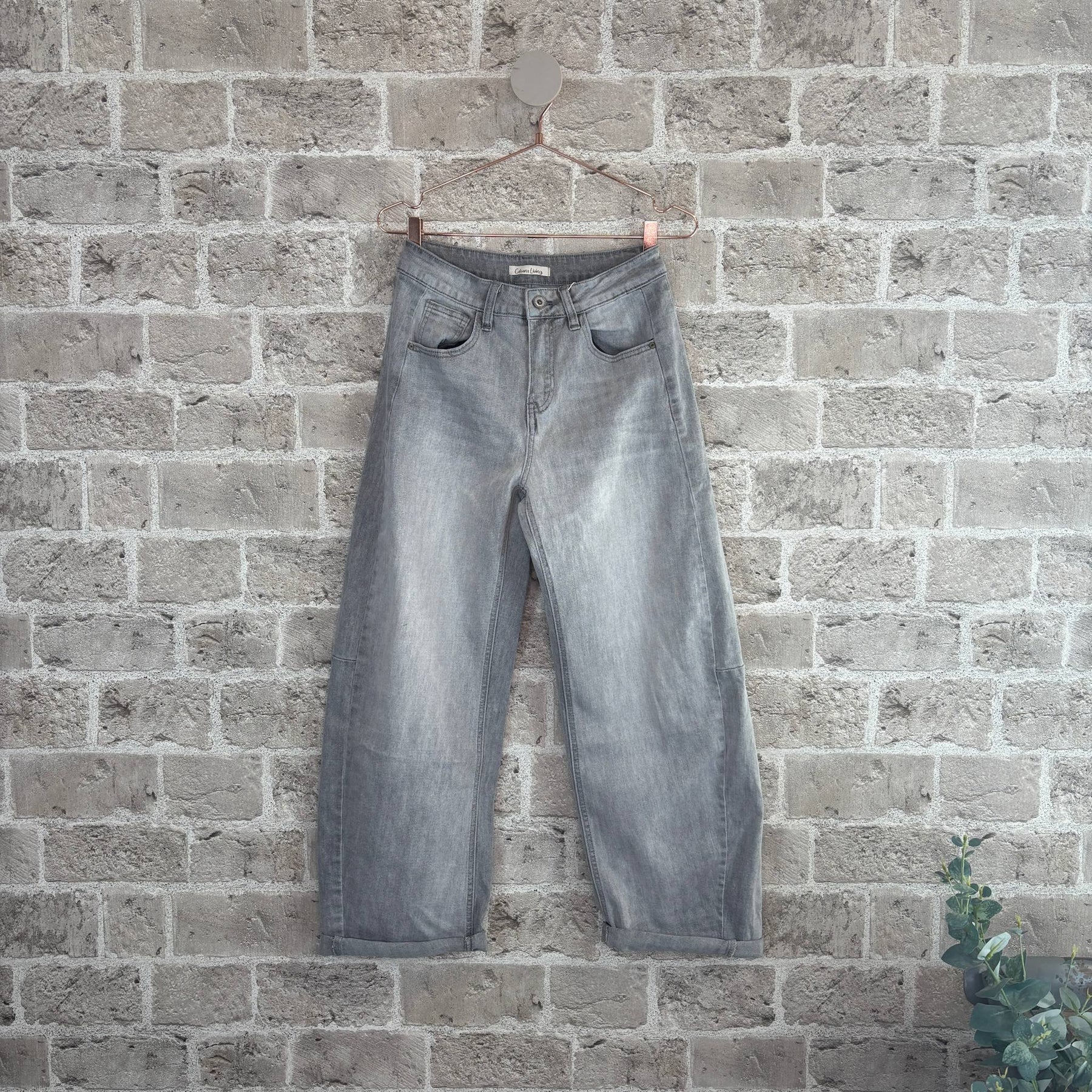 Mowita 9279 lys grå barrel jeans.