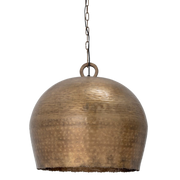 Bloomingville taklampe i messing med håndhamret overflate og rustikk finish – HomeByGard interiør