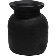 Rami krukke svart fra Trademark Living – håndlaget urne i leire og sement med rustikk overflate.