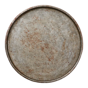 Rustikt dekorbrett i jern fra Affari of Sweden – vintage overflate med patina.