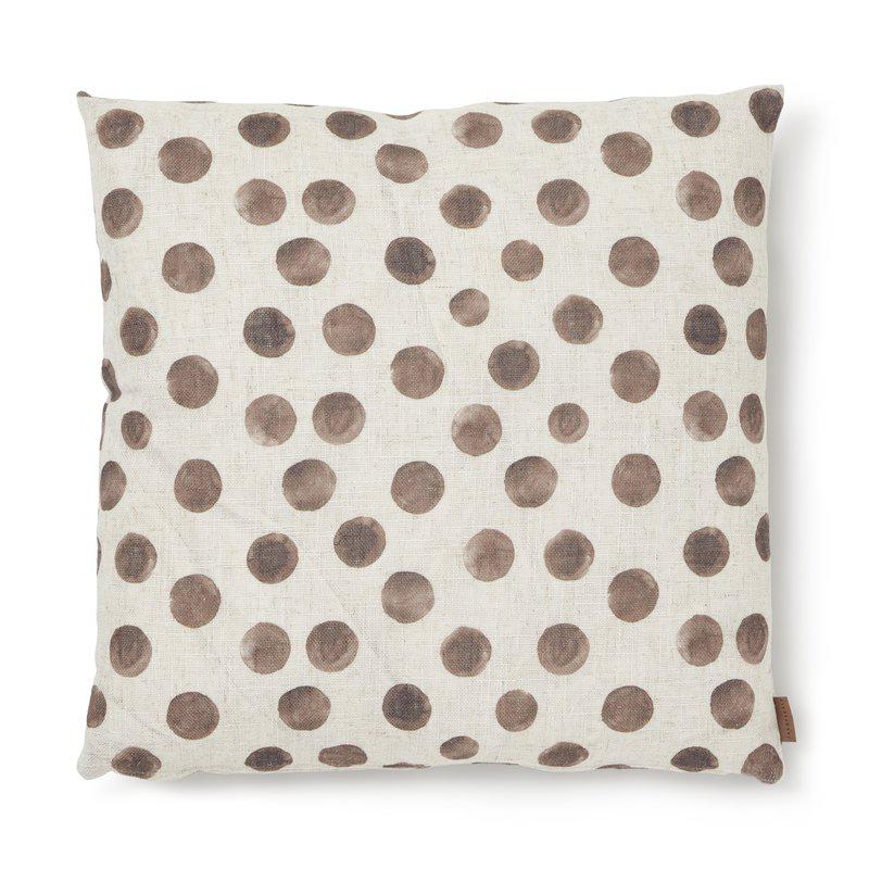 rustikk putetrekk 50x50 natur brun prikkemønster nordisk interiør sofa