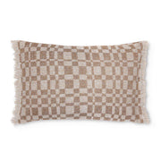 Rutete putetrekk i beige og krem 40x60 cm med frynser