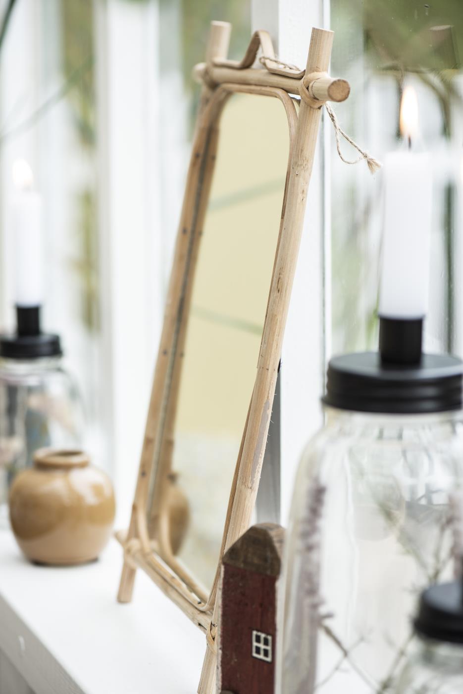 Speil med bambusramme