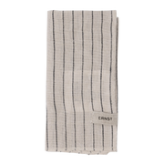 Tøyserviett i lin fra Ernst, naturfarget med sorte striper, brettet og merket med logo