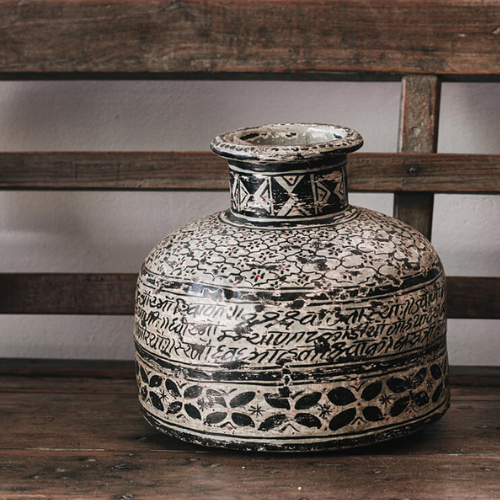 vintage håndmalt jernkrukke