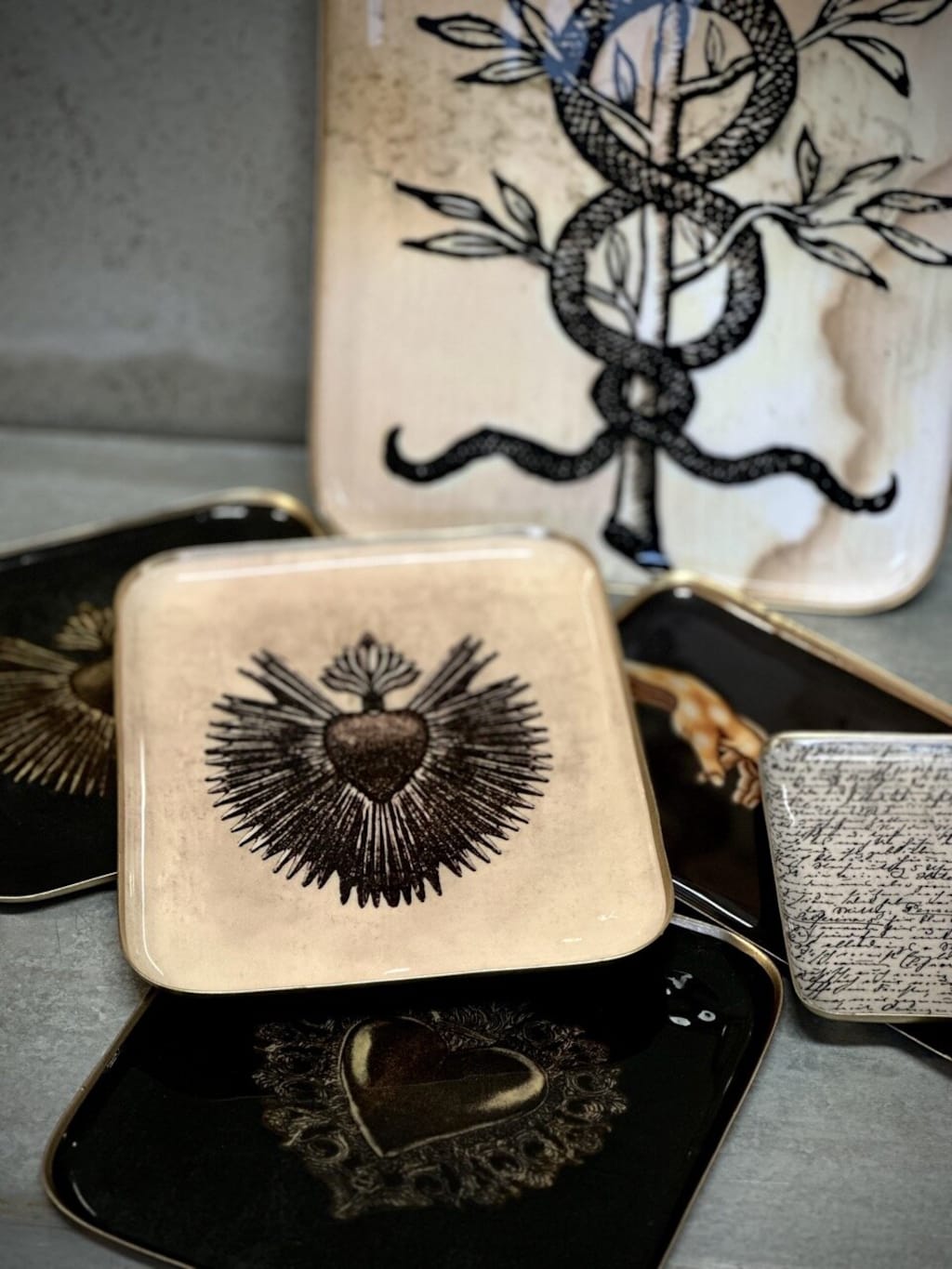 VITALE Brett med esoterisk symbol